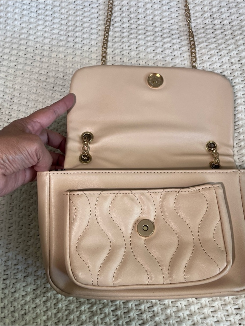 Alexis Bendel Beige Quilted w/ Chain Shoulder Bag Crossbody Purse Vegan Leather - Picture 4 of 16